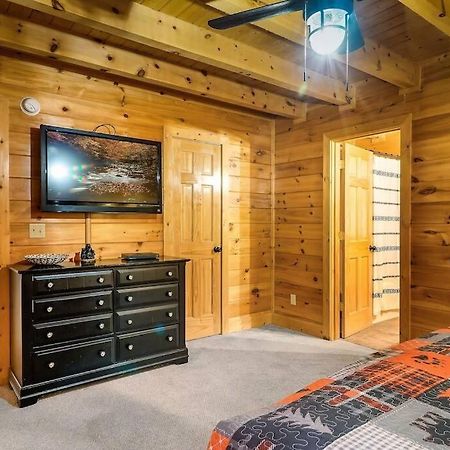 Cabin-N-Smokys! Indoor Resort Pool Views Hot Tub Game Room Sevierville Buitenkant foto
