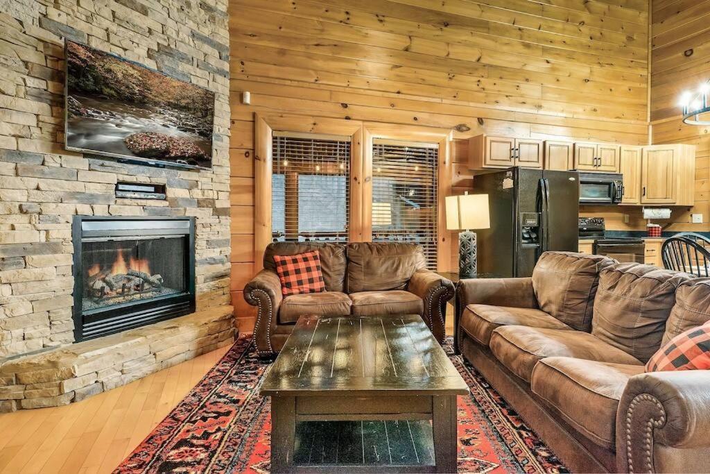 Cabin-N-Smokys! Indoor Resort Pool Views Hot Tub Game Room Sevierville Buitenkant foto