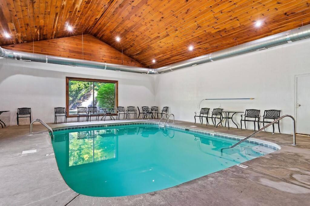 Cabin-N-Smokys! Indoor Resort Pool Views Hot Tub Game Room Sevierville Buitenkant foto
