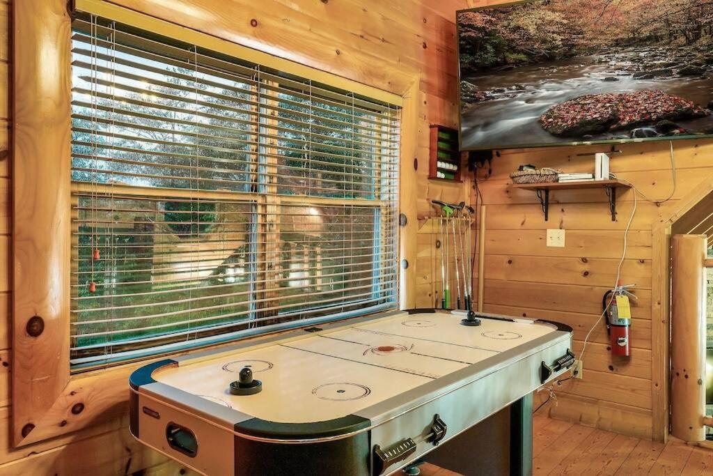 Cabin-N-Smokys! Indoor Resort Pool Views Hot Tub Game Room Sevierville Buitenkant foto